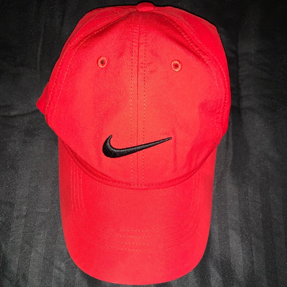 red Nike hat